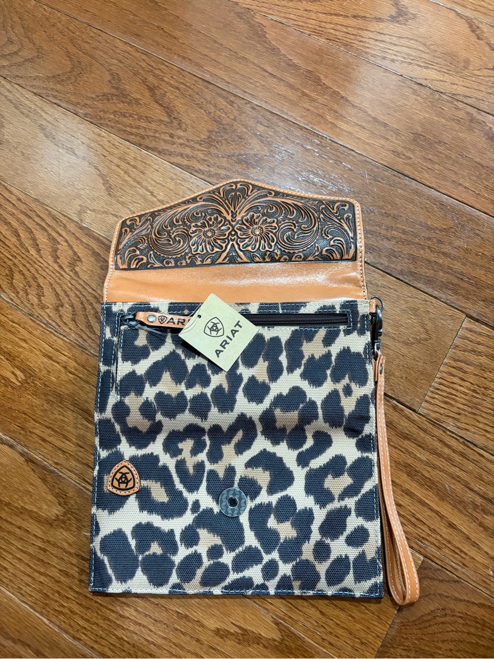 Ariat Black Leather Wristlet Wallet with Tan Strap - Picture 3 of 3